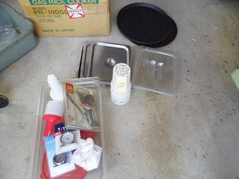 lot 122 image: Plastic & Metal Cambro Lids