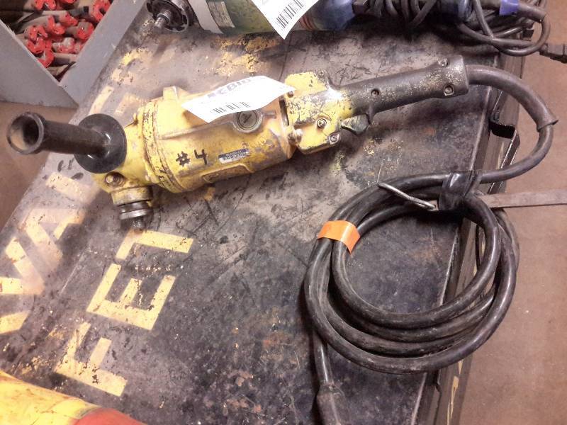 lot 15 image: Black and Decker Grinder