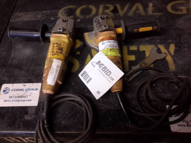 lot 26 image: 2, Dewalt, 4 12  in Angle Grinders