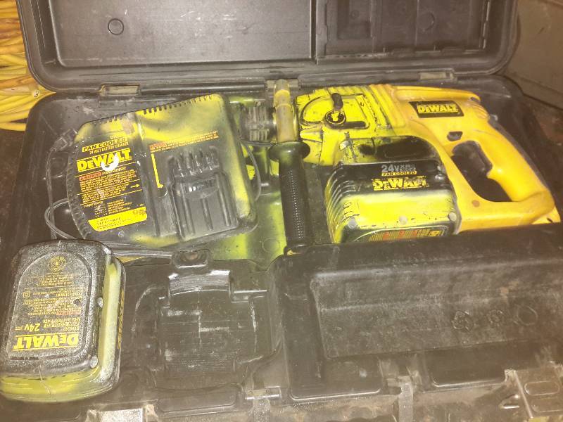 lot 37 image: Dewalt, 24 Volt Hammer Drill