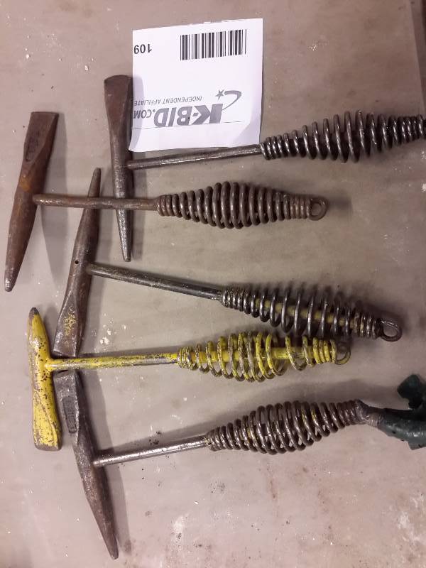 lot 109 image: Lot of Welders hammers