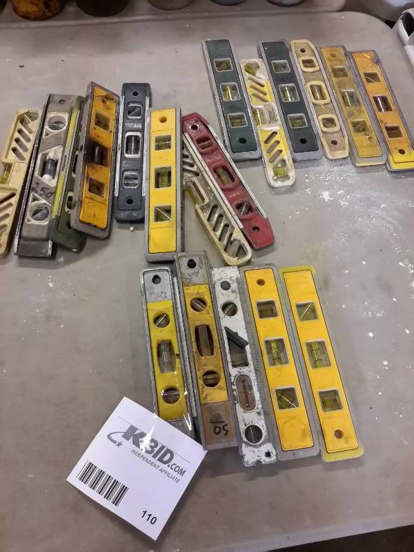 lot 110 image: Lot of small levels