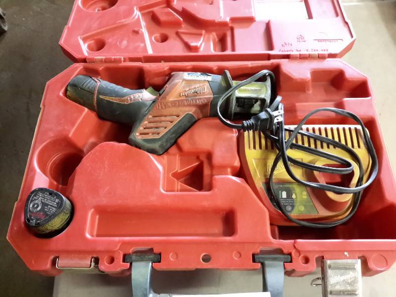lot 271 image: Milwaukee, HACKZALL, Reciprocating Saw.. 2 batteries and charger