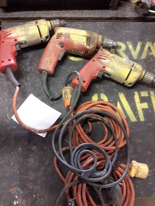lot 58 image: 2 Milwaukee Hole Shooters  1, HILTI TDR 3000 corded drill