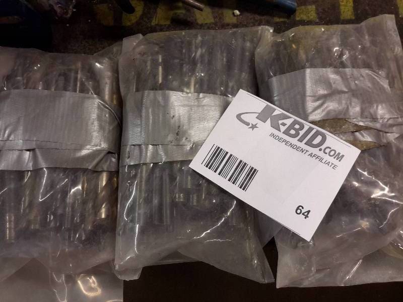 lot 64 image: 3 Zip Lock Bags full of drill bits..  All look good