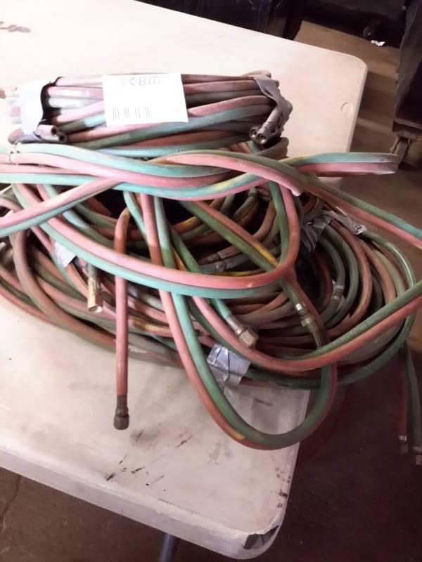 lot 136 image: Lot of misc. sizestype of Air hose