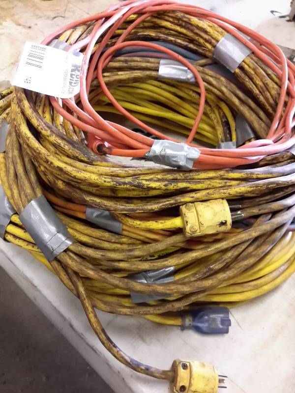 lot 148 image: Large lot of 3 prong electric cords. .Misc. Lengths