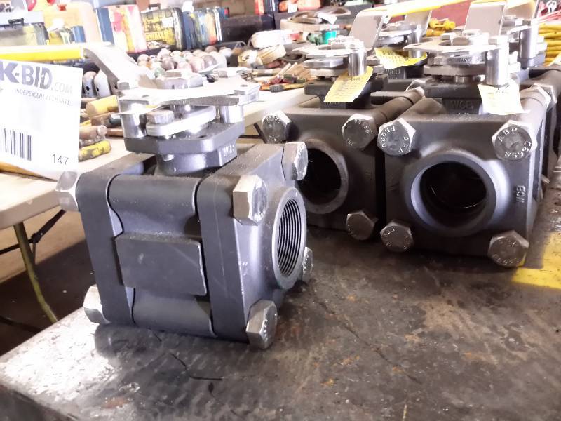 lot 147 image: 4 large Appollo Valves.  See closeup of tag for specs