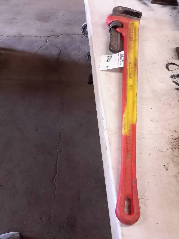 lot 156 image: Ridgid, 48 in Heavy Duty Steel Pipe Wrench