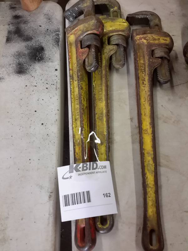 lot 162 image: 3, 24in Heavy Duty Steel Pipe Wrenches