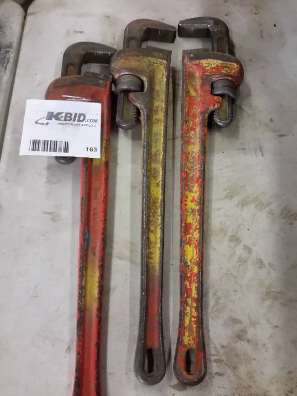 lot 163 image: 3, 24in Heavy Duty Steel Pipe Wrenches