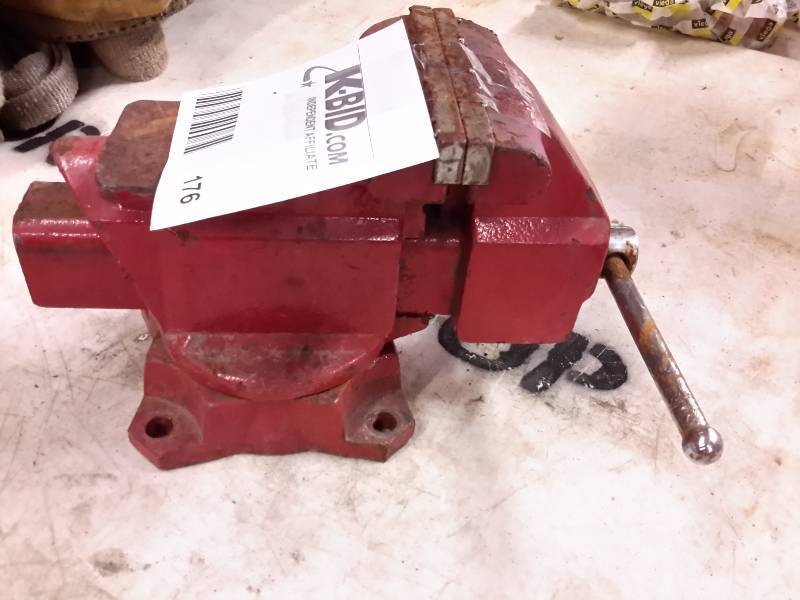 lot 176 image: WILTON, No 4 Vise