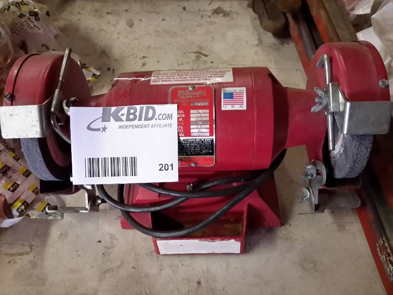 lot 201 image: Milwaukee, 6 in bench grinder