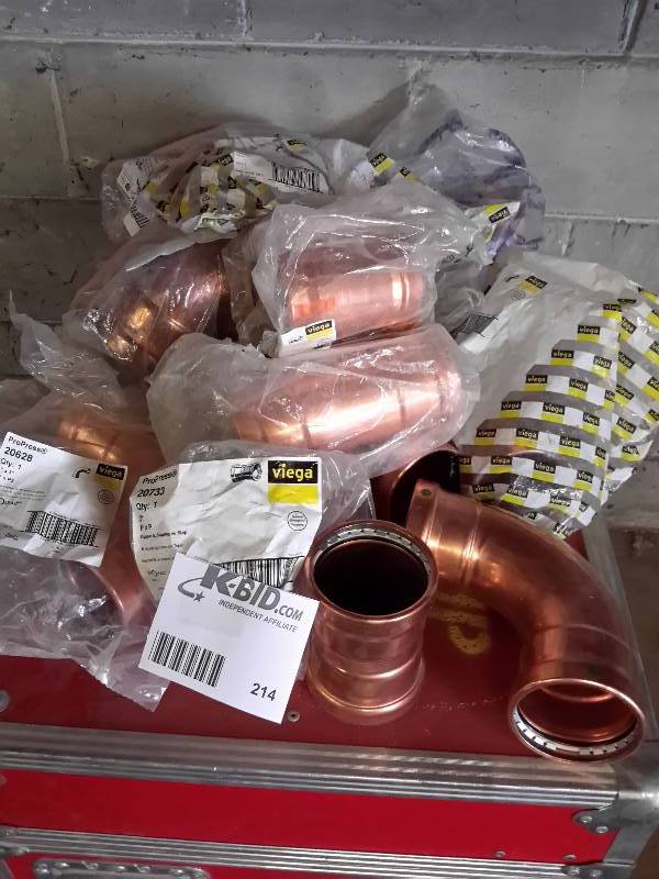 lot 214 image: Lot of Copper Fittings