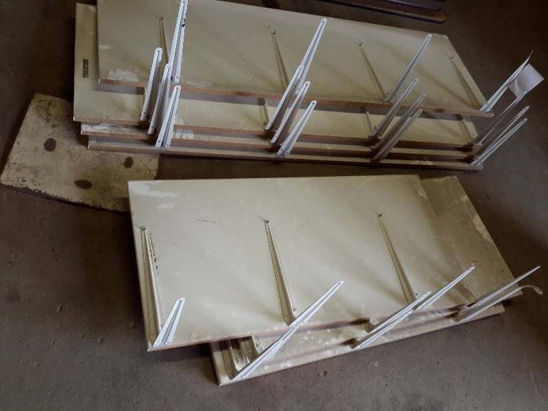 lot 231 image: 7, 18 in x 48 and 36in Shelves with Brackets.. Wood material
