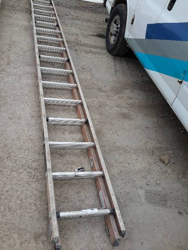 lot 335 image: Werner, 35ft extension ladder
