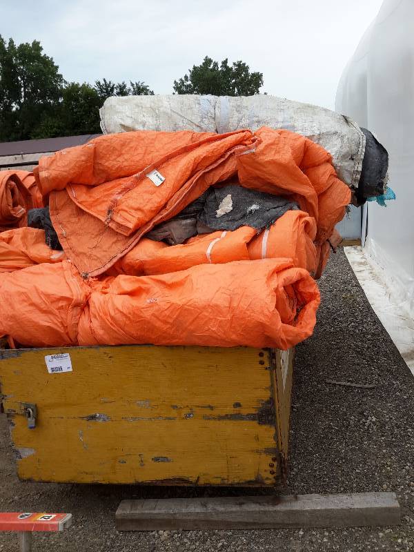 lot 327 image: Large number of cement curing blankets