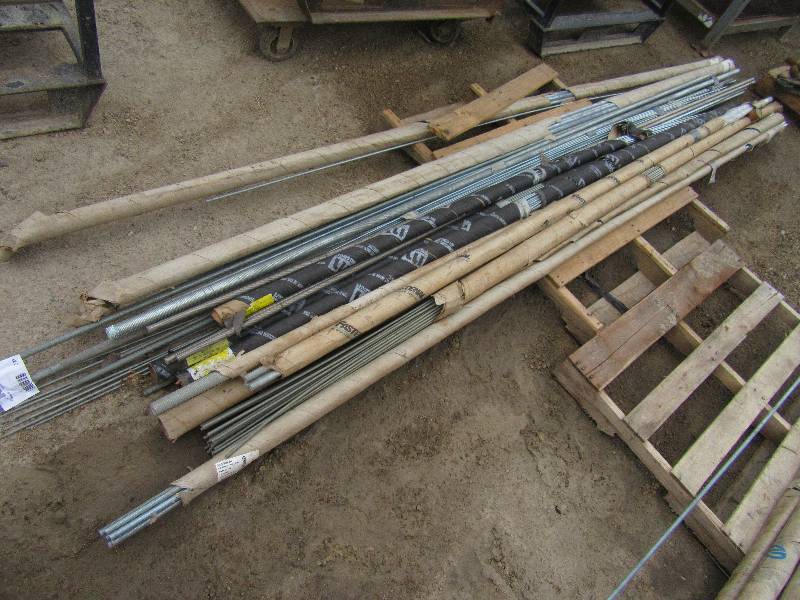 lot 321 image: Lot of Threaded rod.. 10 and 12 ft lengths (approx)