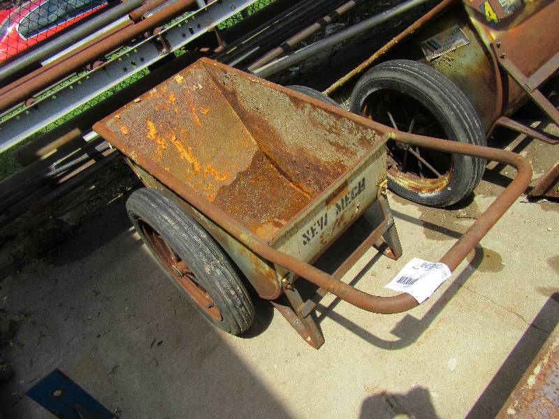 lot 275 image: Heavy Duty Spoke wheel cement Cart