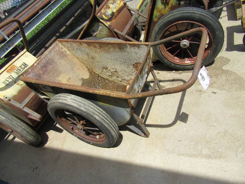 lot 276 image: Heavy Duty Spoke wheel cement Cart