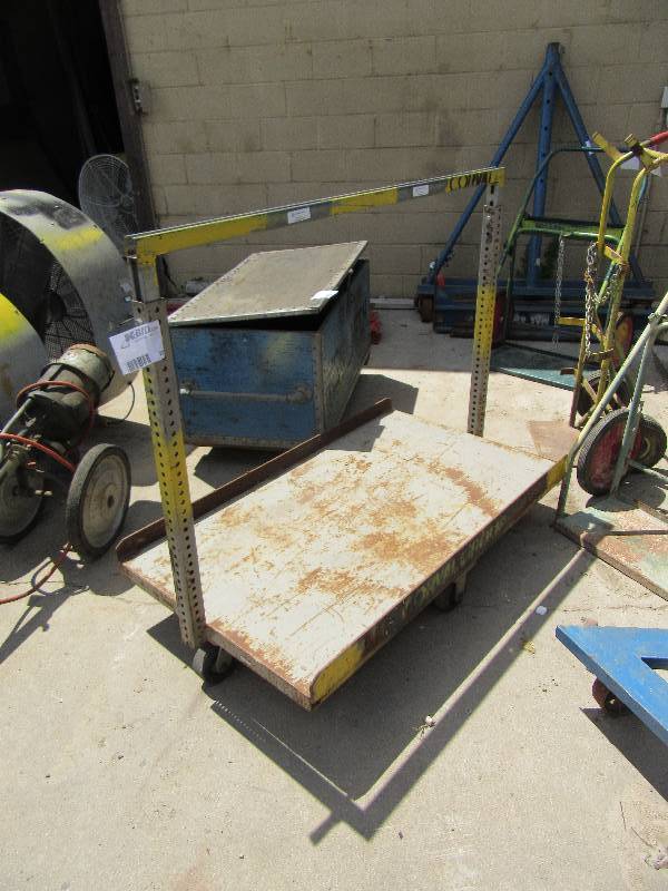 lot 279 image: Rollling Cart with upright crossbar..57 in x 32in x 45 h, plus raises another 24 in