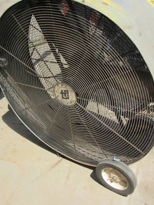 lot 267 image: Large Industrial Fan, 42in Diameter