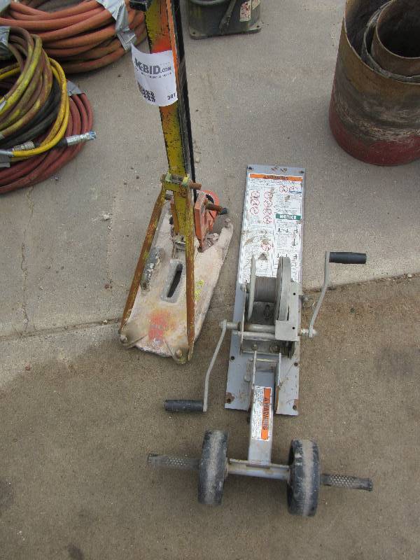 lot 307 image: Winch and Drill STand