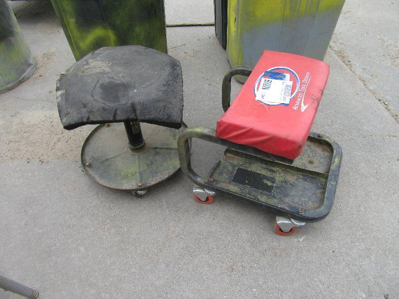 lot 244 image: 2 Mechanics, Rolling Stools with shelves.