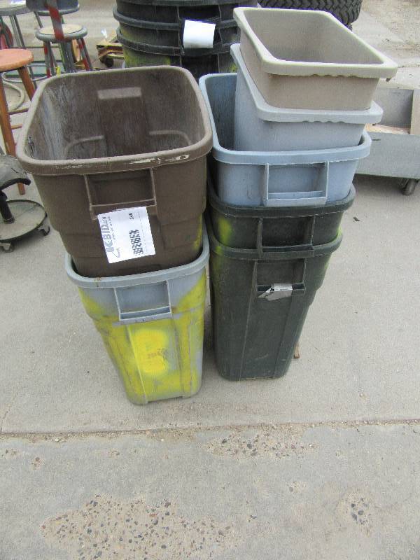 lot 246 image: 7 Plastic Garbage Bins.. No covers