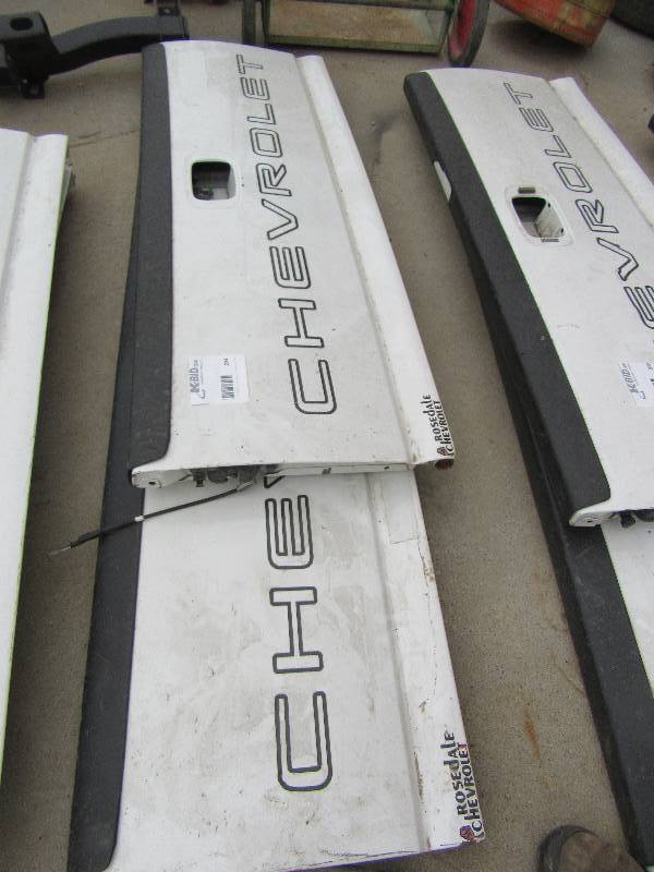 lot 234 image: 2 Tailgates, 62in w, For 1999-2006 Chevy Silverado