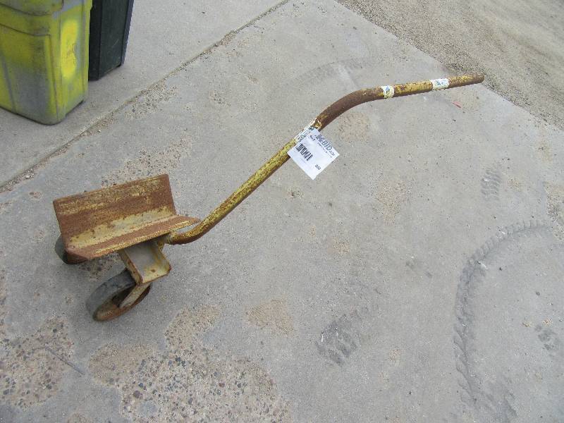 lot 252 image: Rolling Pipe moving Cart
