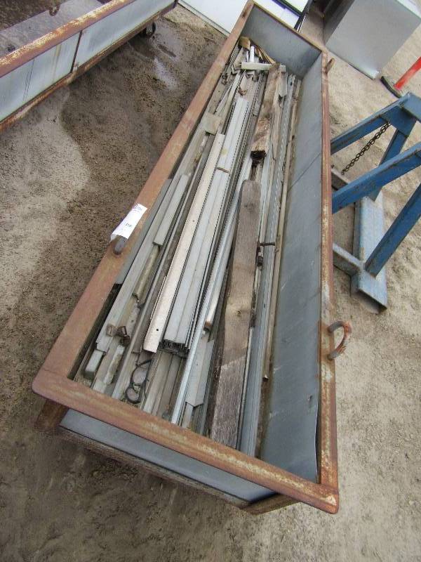 lot 318 image: galvanized box on wheels, 28in x 10 12 in x 19in..