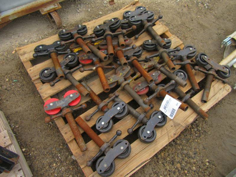 lot 338 image: pallet of Pipe stands