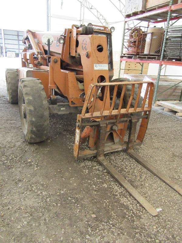 lot 1 image: Lull, 844C-42 Telescoping Fork Lift