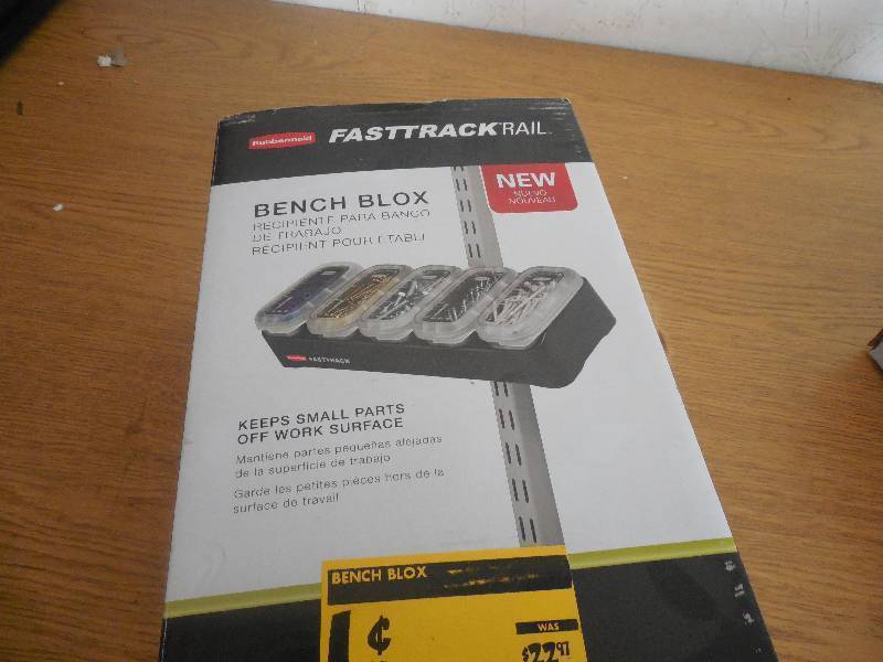 (5) Rubbermaid FastTrack Garage Bench Blox Storage Kit (5-Pack)