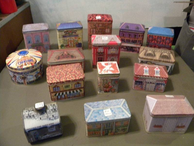 15 Collectible Tins
