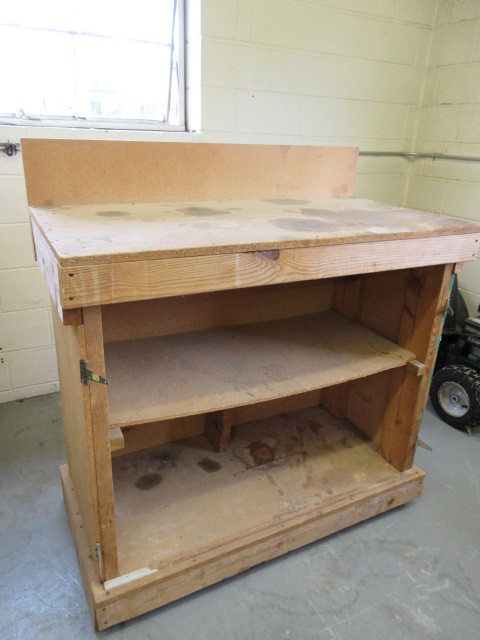 lot 312 image: HAND CRAFTED WOOD WORKBENCH