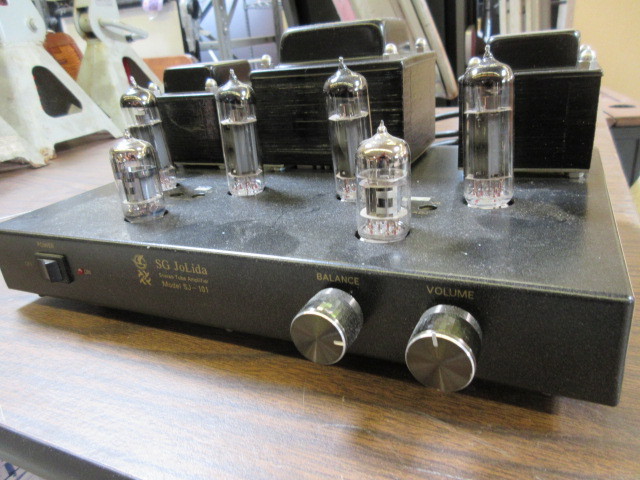 lot 317 image: SG JOLIDA TUBE AMPLIFIER SJ-101