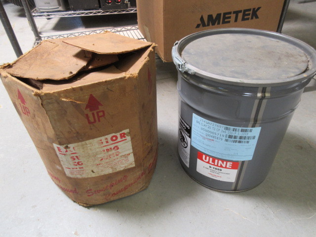 lot 334 image: DESICCANT AND SWEEPING COMPOUND