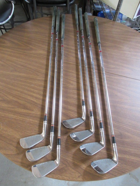 lot 345 image: HOGAN RIGHT HAND GOLF IRON SET 3-9