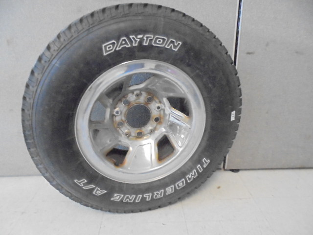 lot 31 image: Tire and Rim