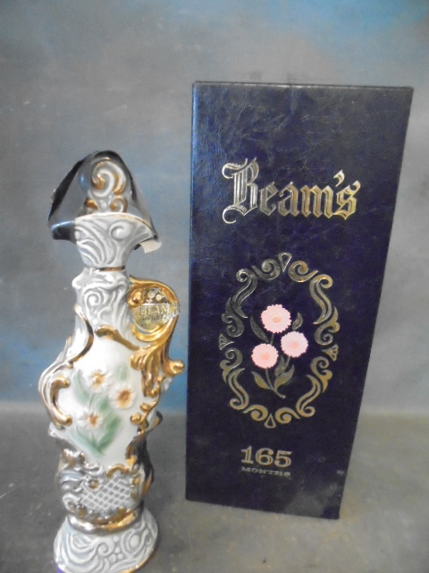 lot 50 image: Jim Beam Whiskey Decanter