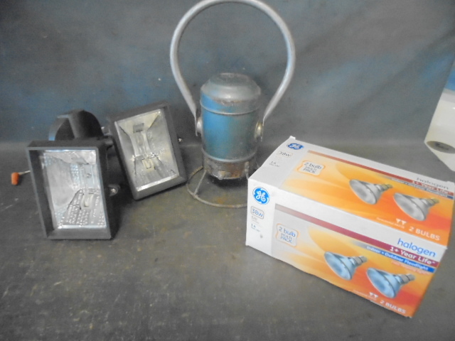 lot 51 image: Flood Lights and Lantern