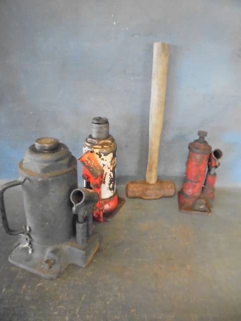 lot 65 image: Bottle Jacks and Hammer