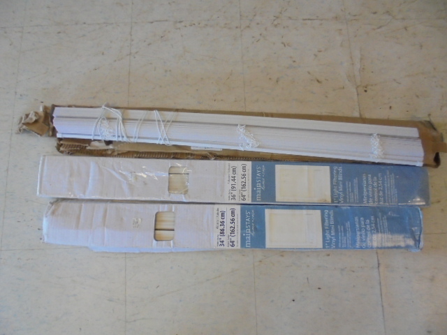 lot 70 image: Mini Blinds