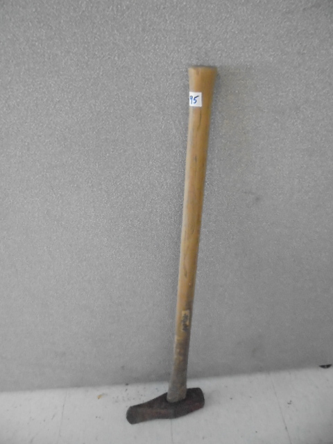 lot 95 image: Splitting Maul