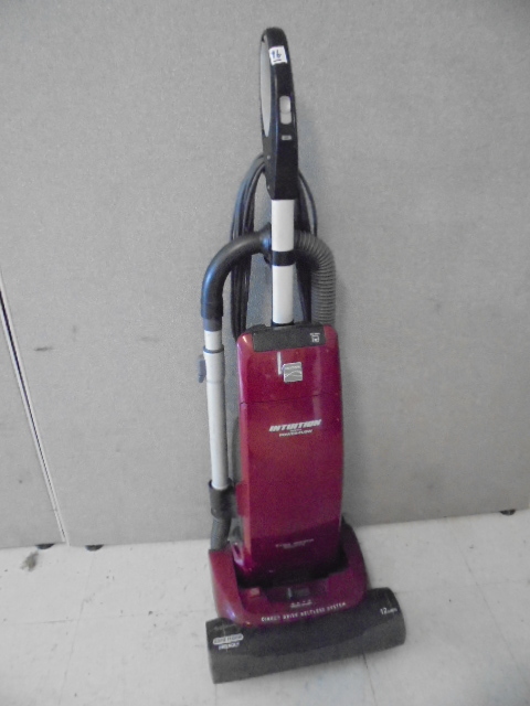 lot 96 image: Vacuum Cleaner