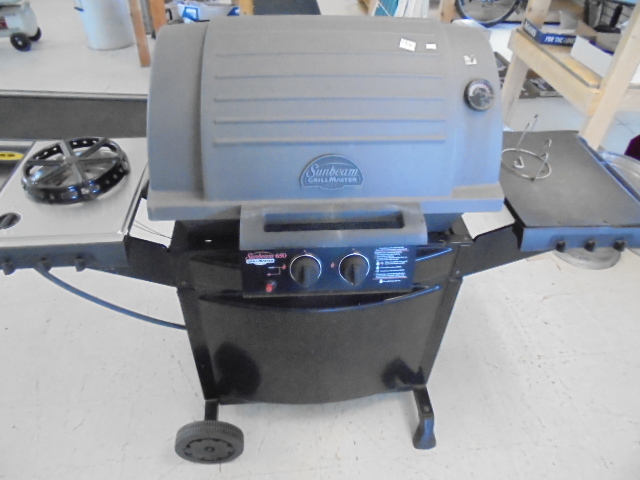 lot 104 image: Gas Grill