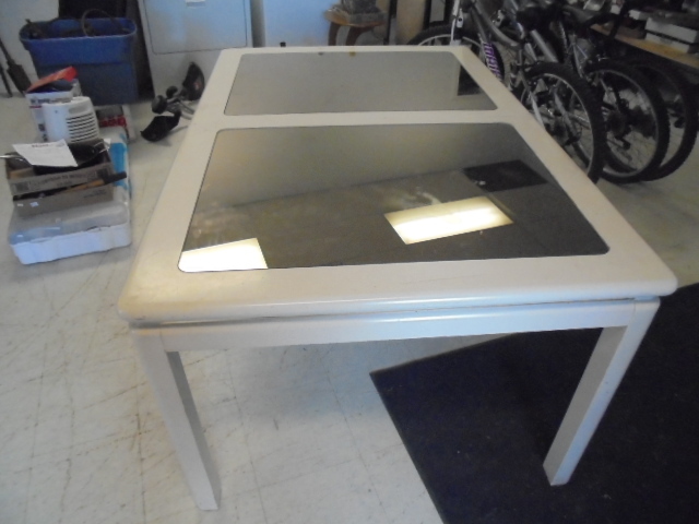 lot 105 image: Dining Room Table