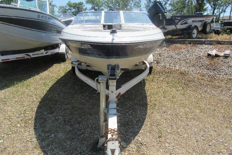 1995 BAYLINER 1750 CAPRI IO